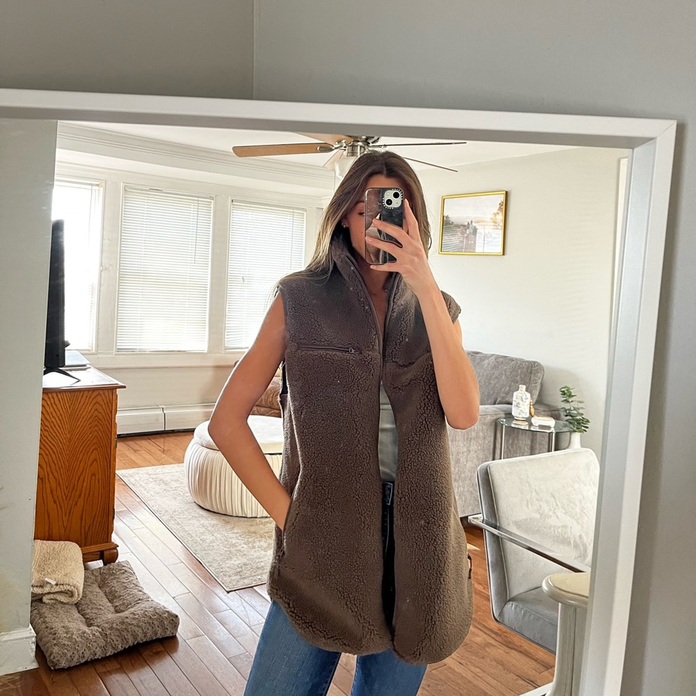 Brown teddy vest. & Other Stories zip up